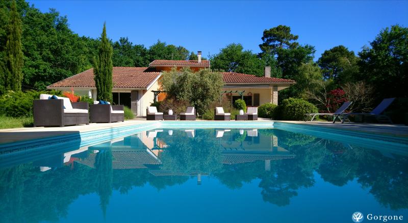 Photo n°1 de :Agrable Villa 13/14 personnes. 6 chambres, grand parc paysag avec piscine