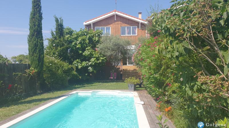 Photo n°1 de :Charmante maison 3 chbres avec piscine sur rive du Port de La Teste